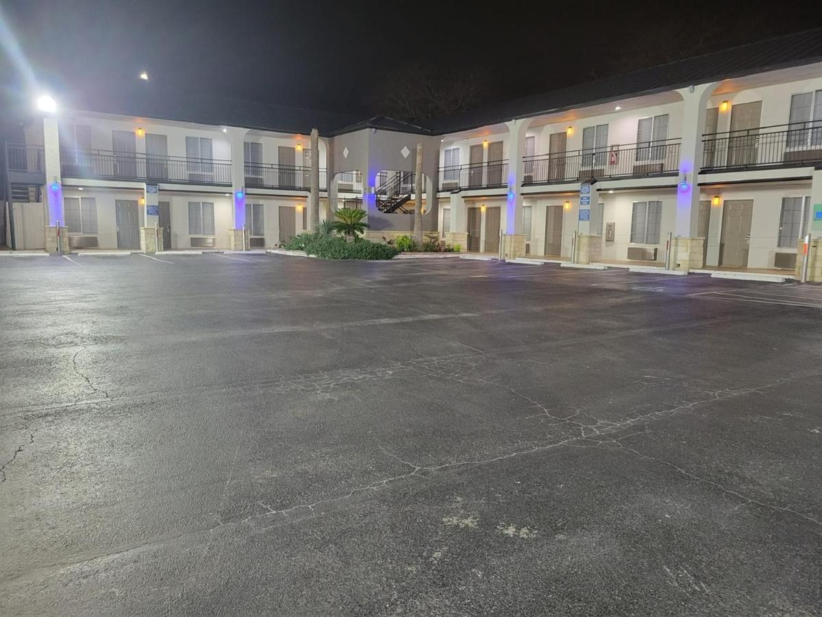 Econo Lodge Inn & Suites Near Lackland Afb San Antonio Exteriör bild