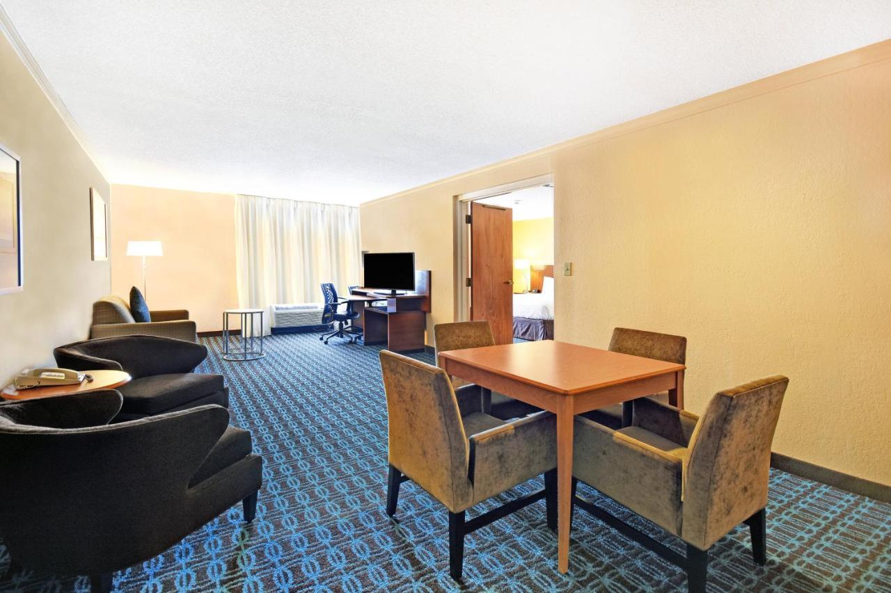 Fairfield Inn & Suites By Marriott Atlanta Vinings/Galleria Exteriör bild