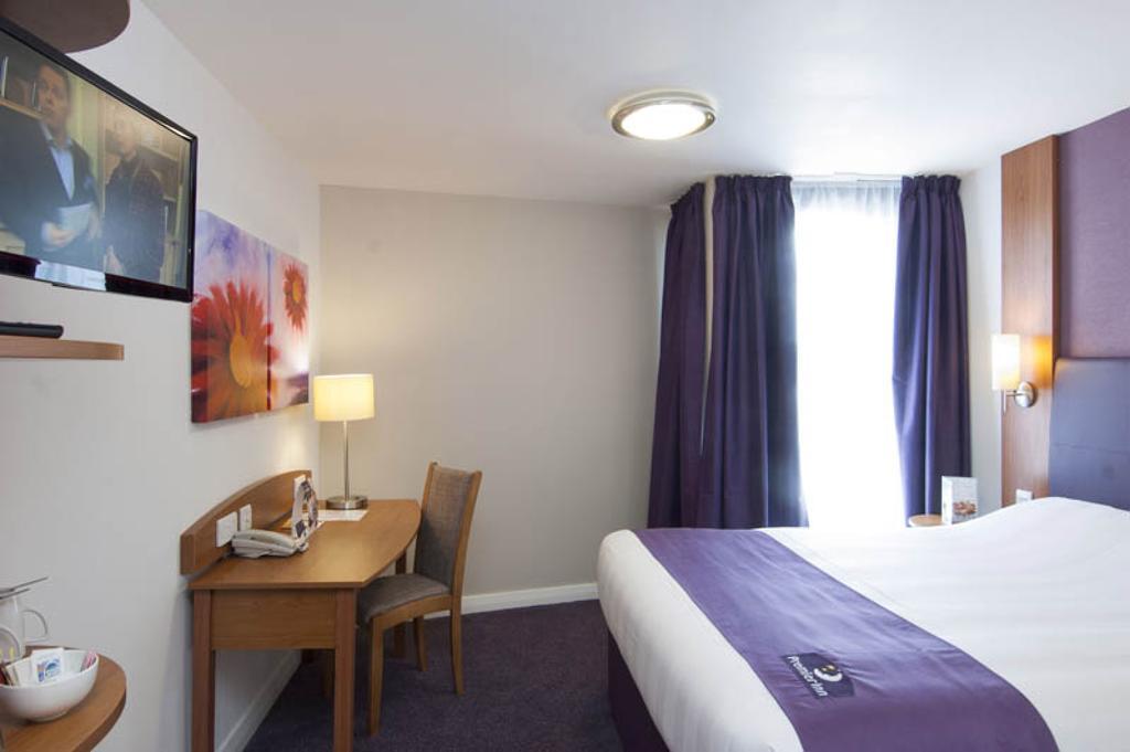 Premier Inn Taunton East Exteriör bild