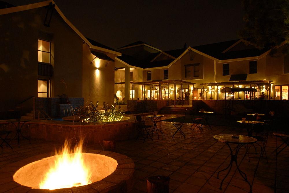 Protea Hotel By Marriott Bloemfontein Willow Lake Exteriör bild