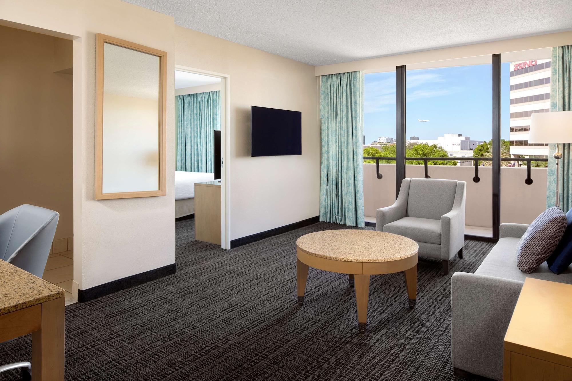 Embassy Suites By Hilton Tampa Airport Westshore Exteriör bild