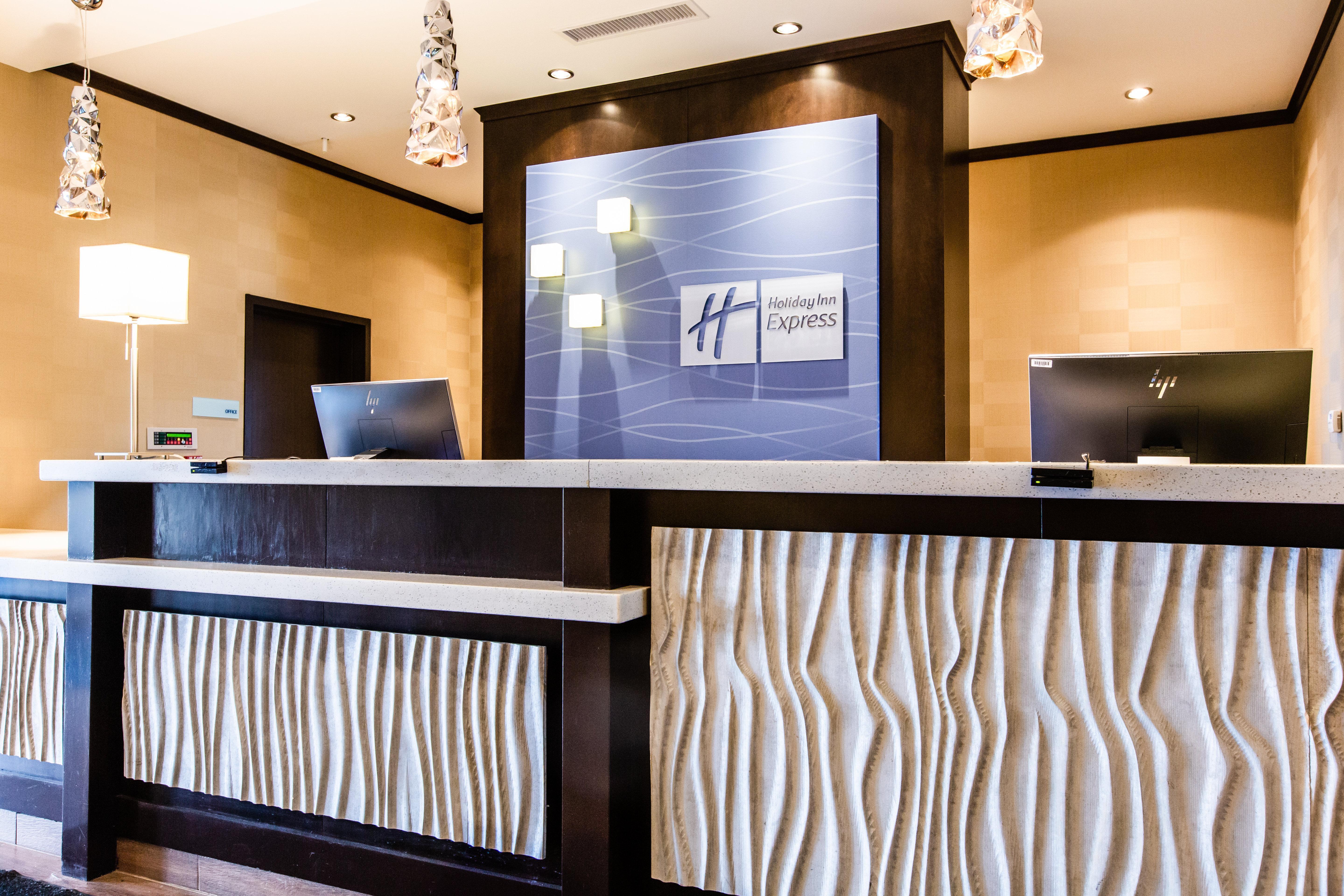 Holiday Inn Express & Suites Spruce Grove - Stony Plain, An Ihg Hotel Exteriör bild