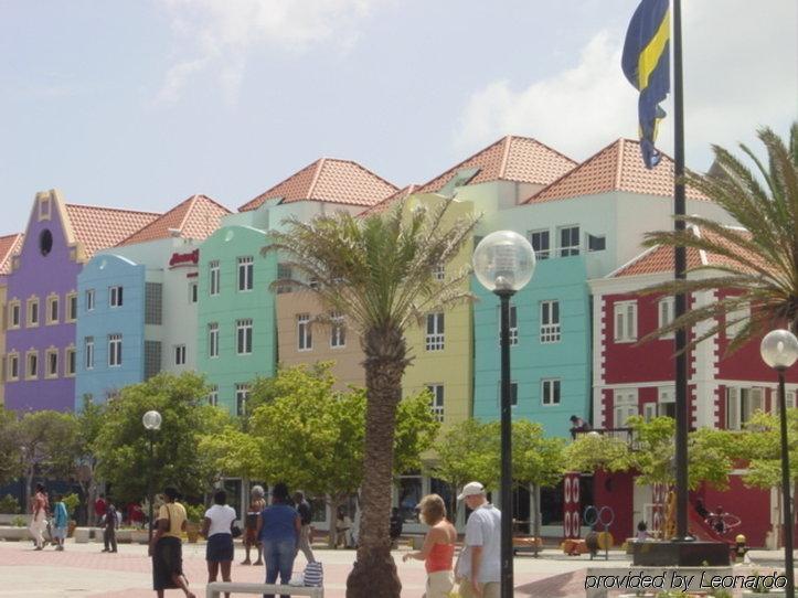 E M City Hotel Curacao Exteriör bild