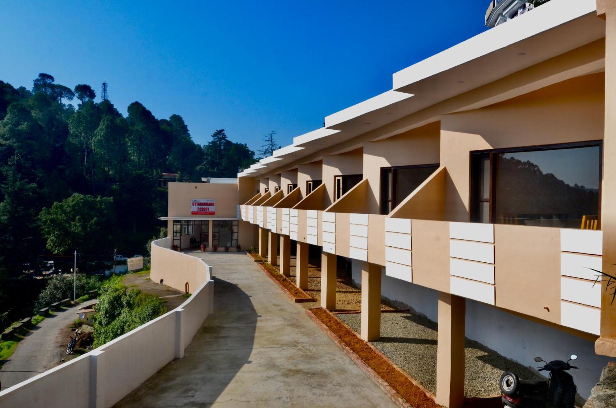 hotel uttarakhand kausani Exteriör bild