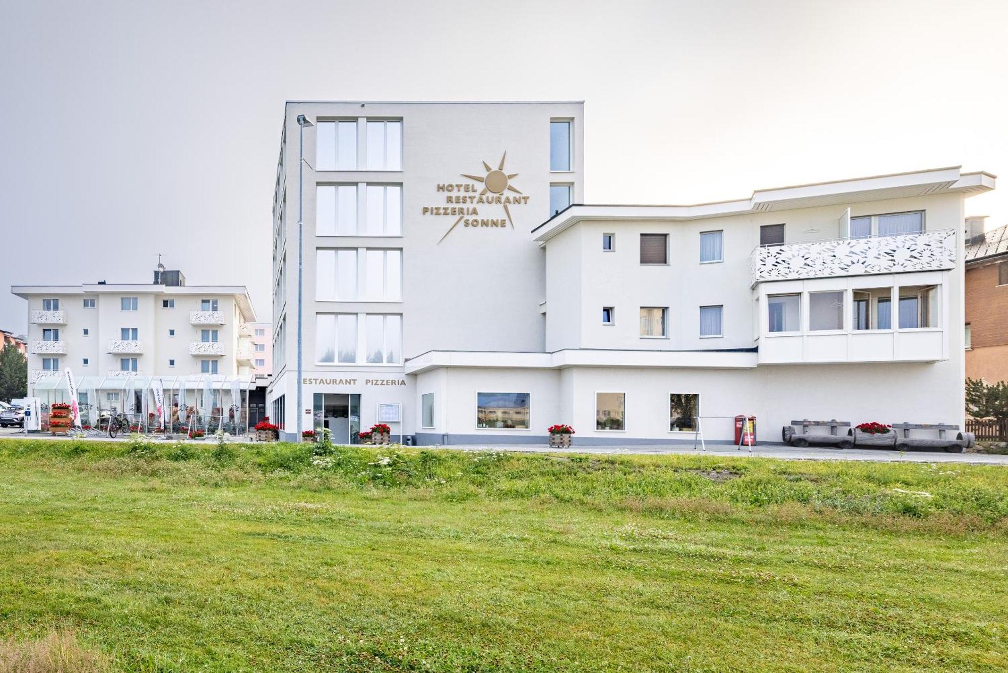 Hotel Sonne St. Moritz 3* Superior Exteriör bild