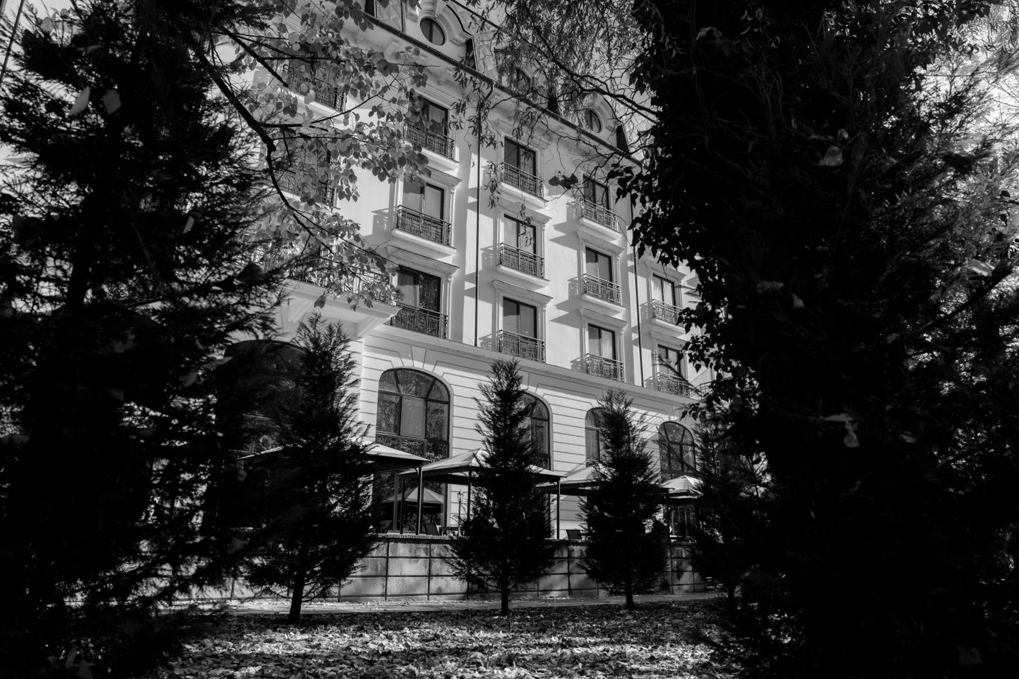 Grand Hotel Sofianu Râmnicu Vâlcea Exteriör bild