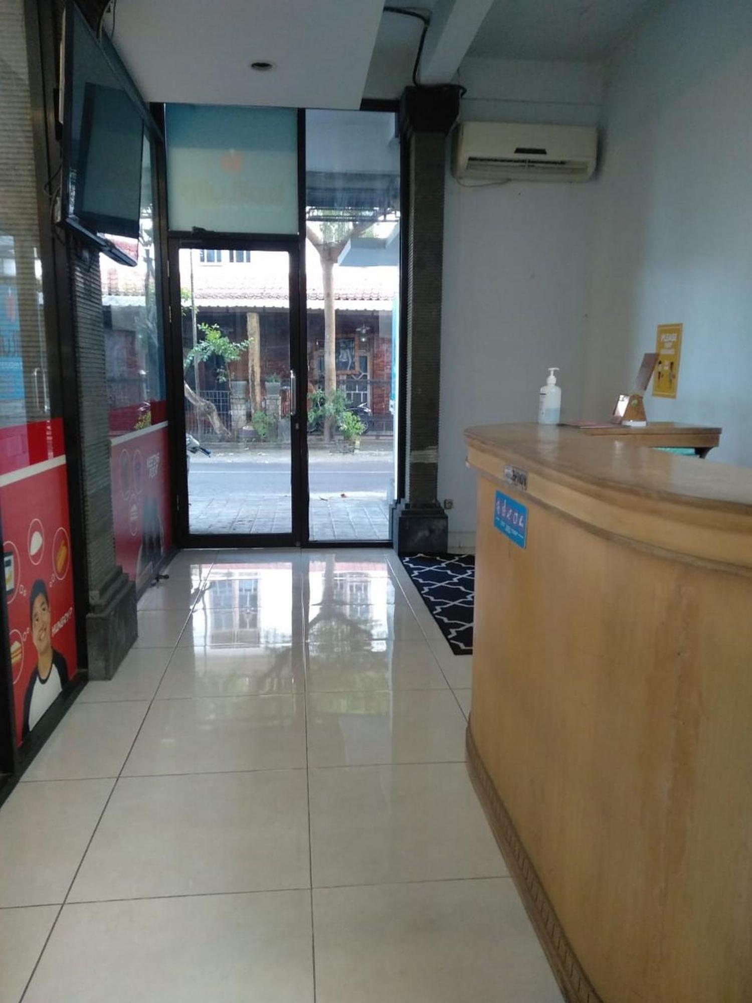 Reddoorz Near Jalan Gatot Subroto Barat Denpasar Hotell Exteriör bild