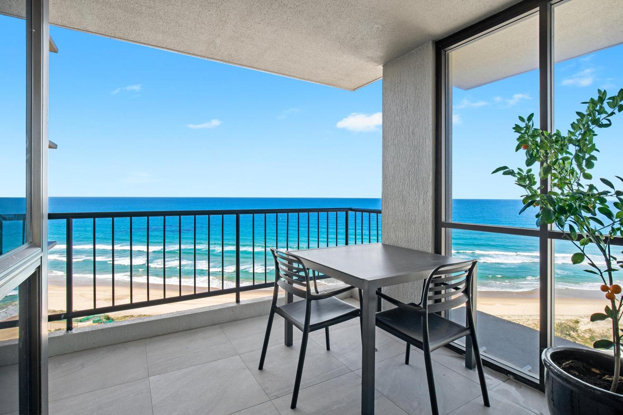 Capricorn One Beachside Holiday Apartments - Official Guldkusten Exteriör bild