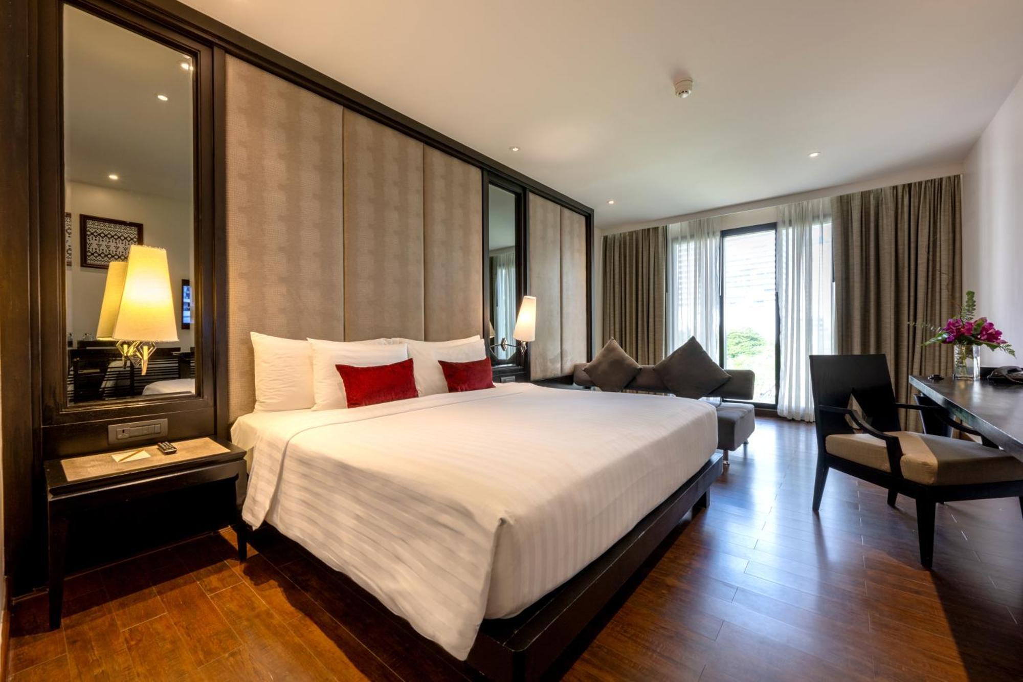 Mövenpick Hotel Sukhumvit 15 Bangkok - SHA Extra Plus Certified Exteriör bild