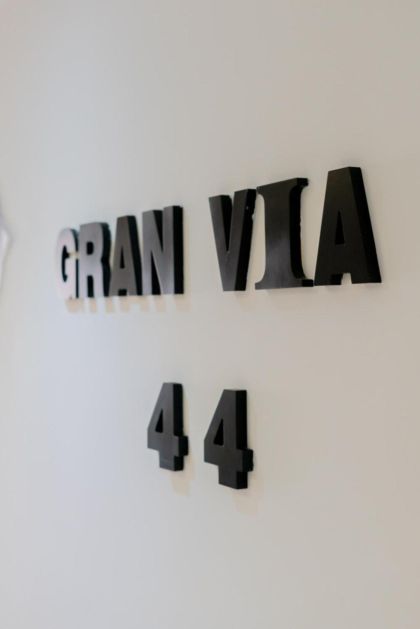 Hostal Gran Via 44 Madrid Exteriör bild