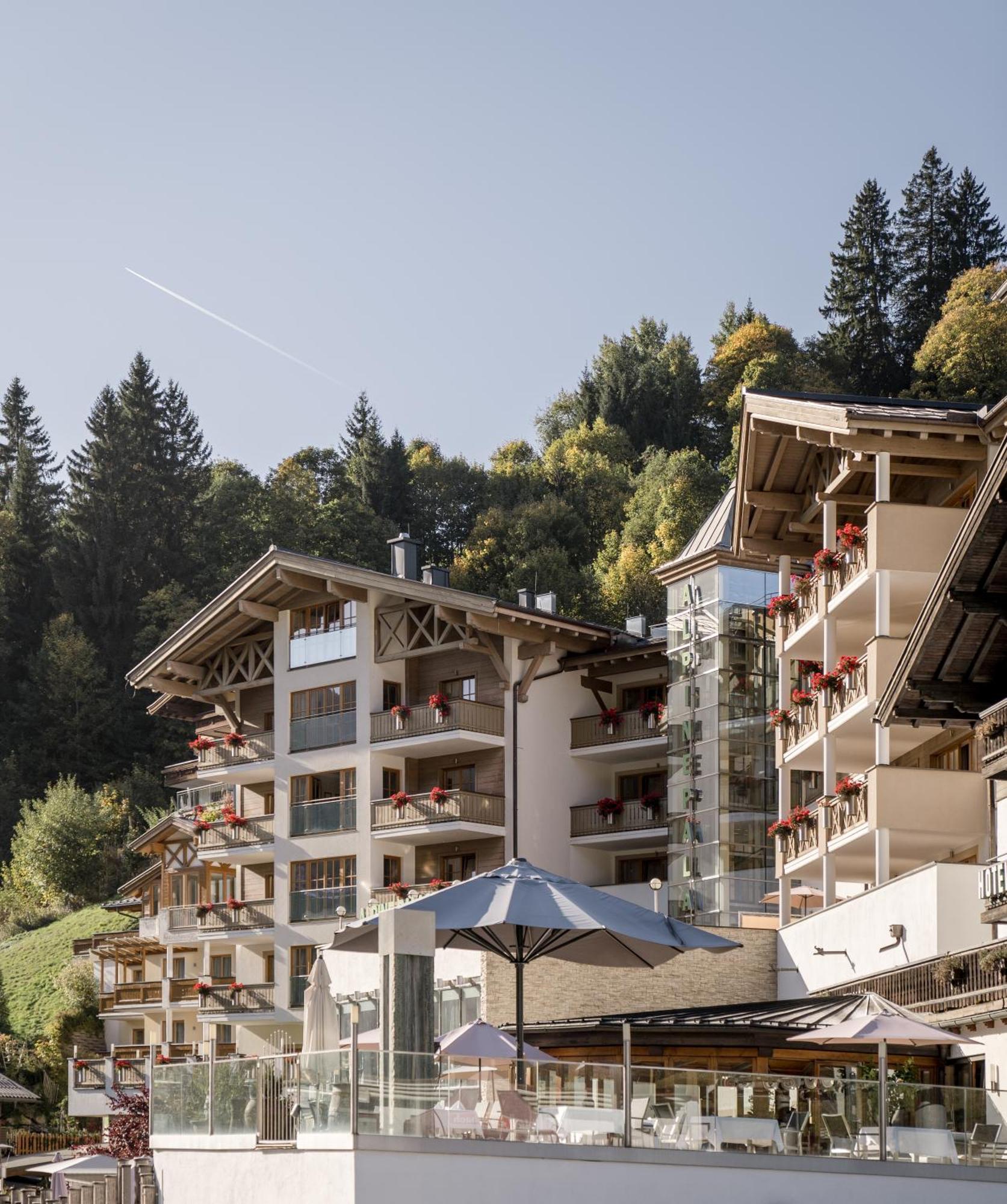 Hotel Alpine Palace Saalbach-Hinterglemm Exteriör bild