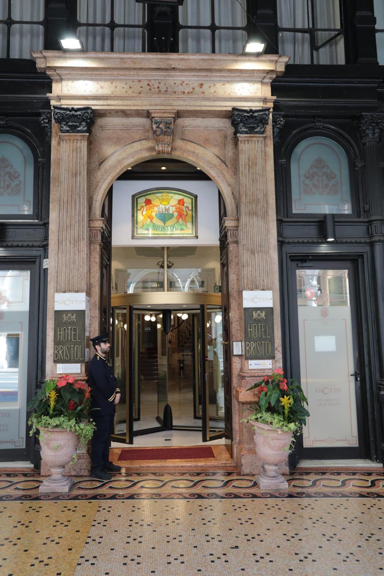 Hotel Bristol Palace Genua Exteriör bild