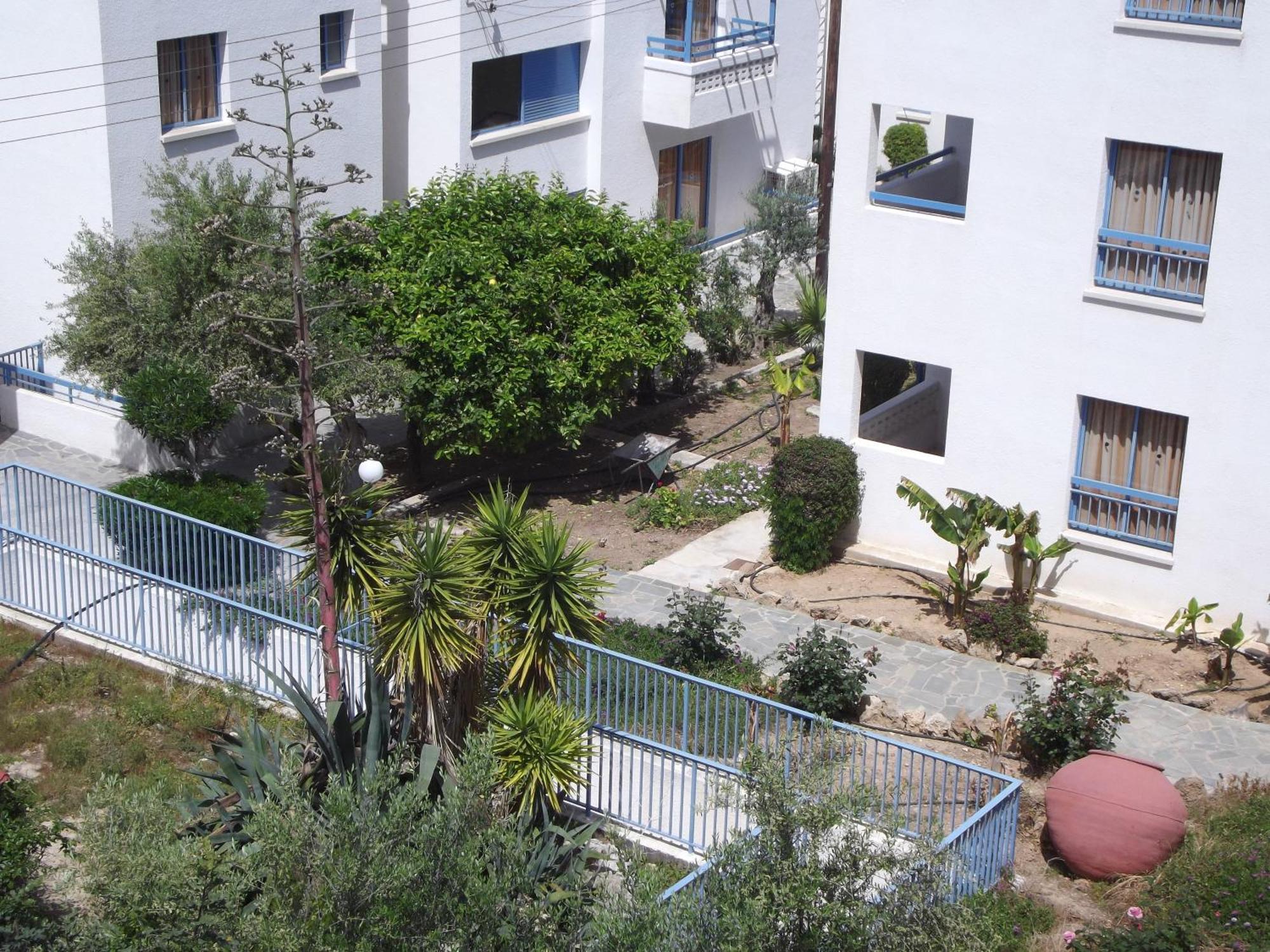 Kefalonitis Hotel Apartments Paphos Exteriör bild