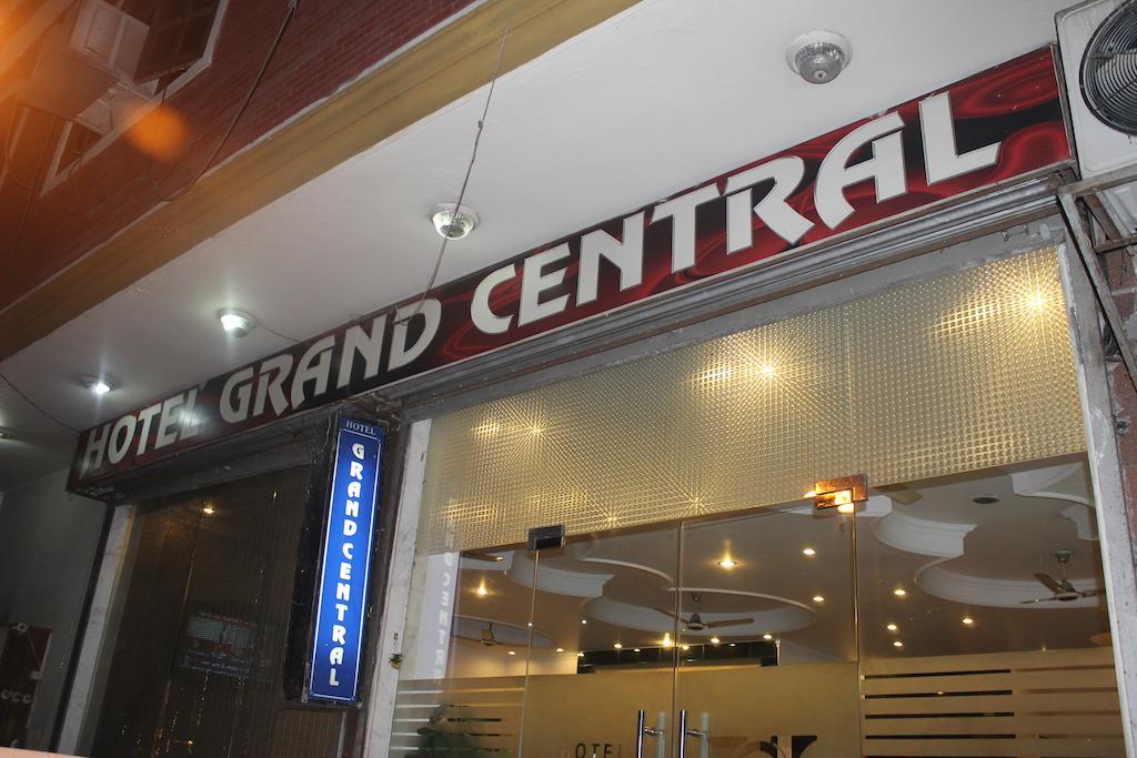 Capital O Grand Central Near Gurudwara Shri Bangla Sahib New Delhi Exteriör bild