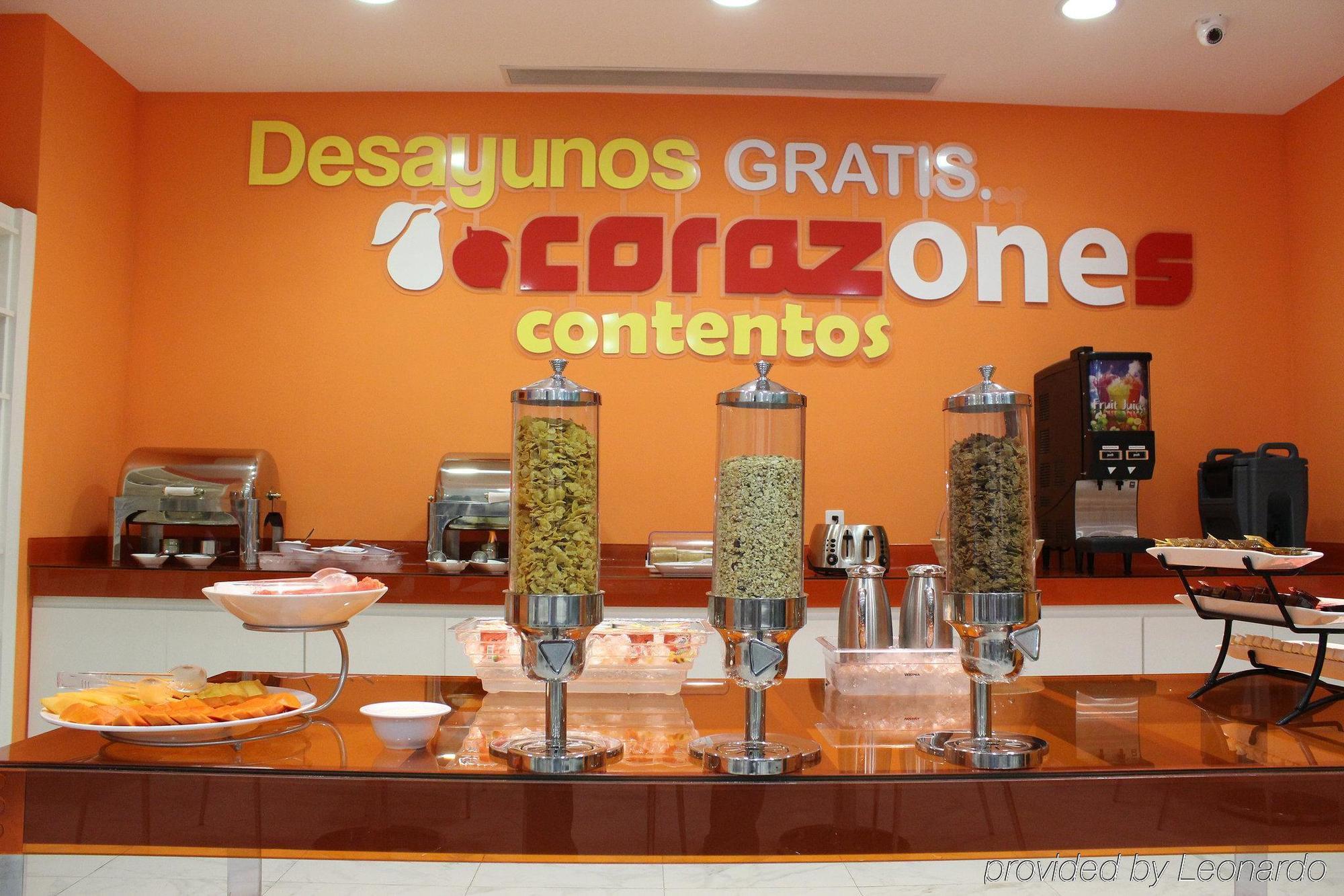 One Guadalajara Tapatio Hotell Restaurang bild