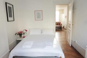 Durantin - 1 Bedroom Apartment, 4Th Floor Walk Up Paris Exteriör bild