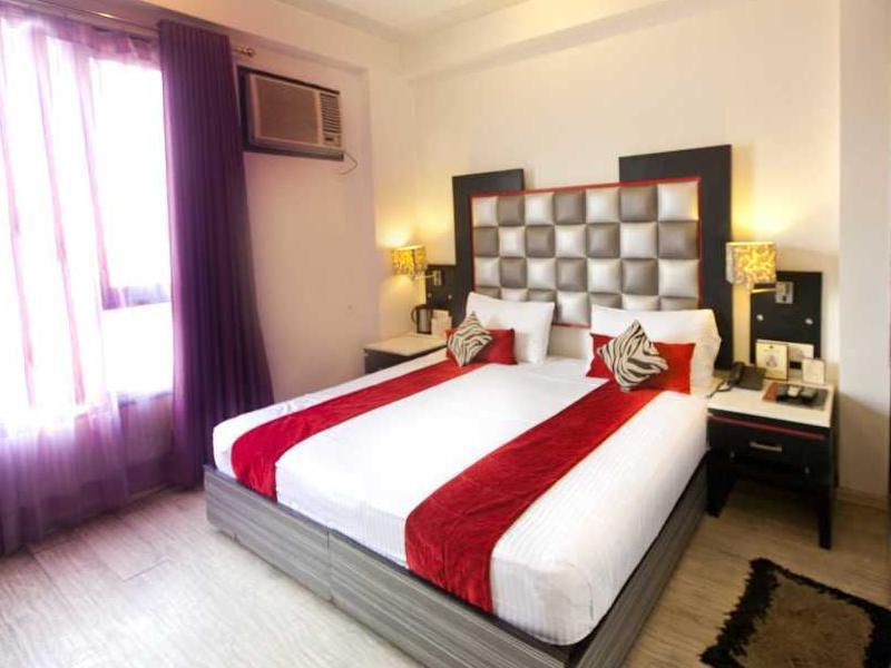 Oyo 7655 Om Paradise Hotel New Delhi Exteriör bild