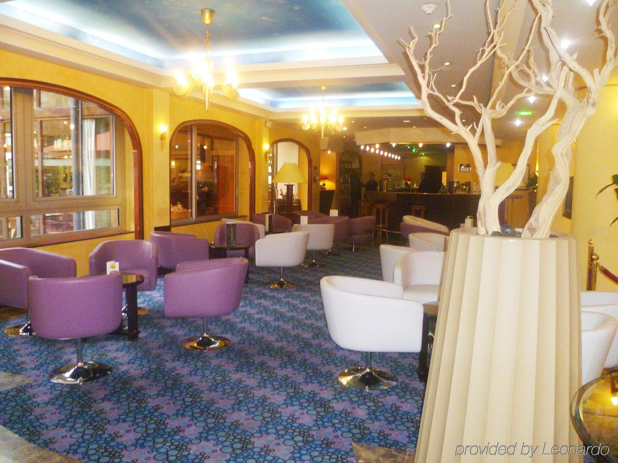 Doubletree By Hilton Paris Bougival Hotell Restaurang bild