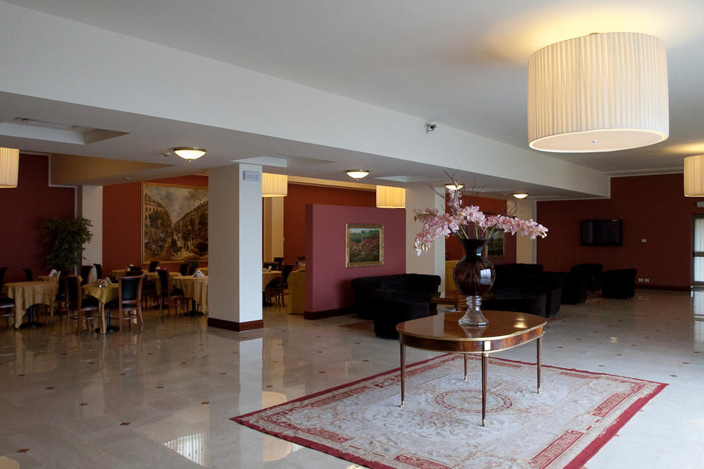 Hotel Maxim Anzola dell'Emilia Exteriör bild