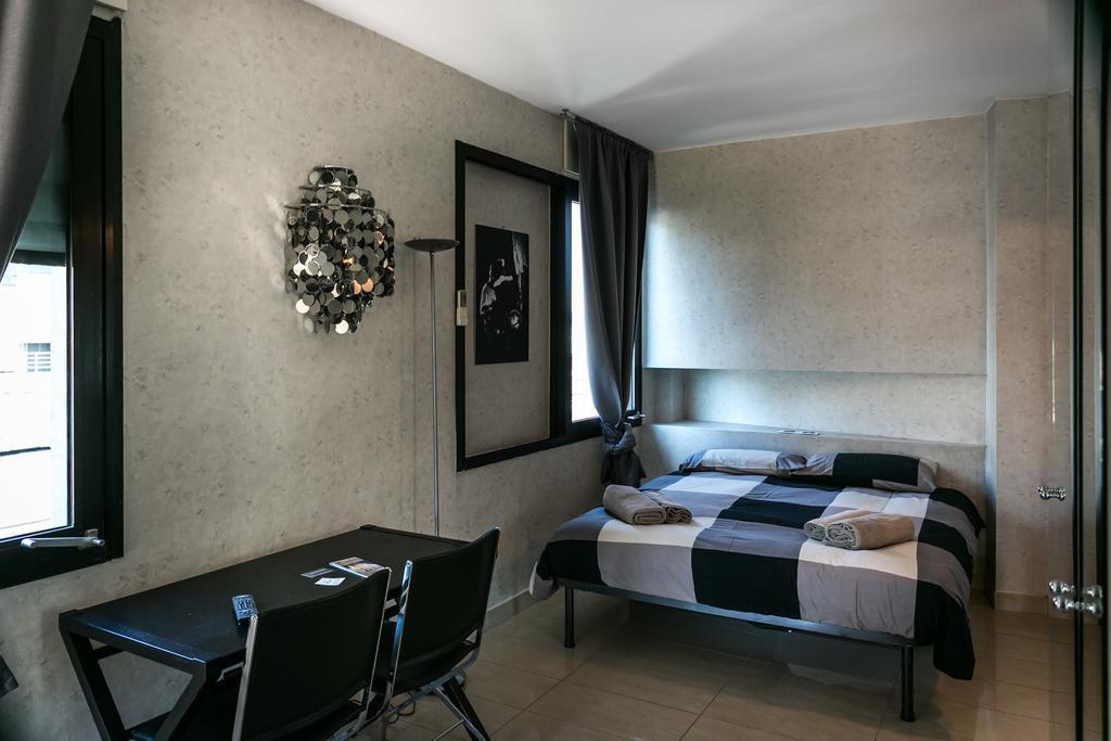 Temporary House - Milan City Centre Hotell Exteriör bild