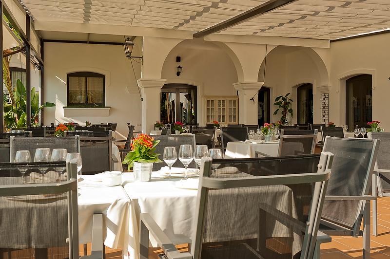 B Bou Hotel La Vinuela & Spa Restaurang bild