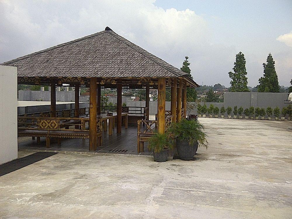 Reddoorz Near Lembang Park & Zoo 2 Hotell Exteriör bild