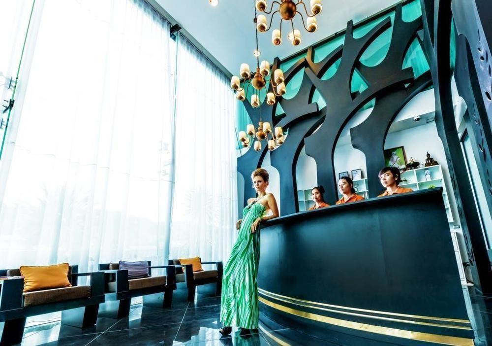 Raha Grand Hotel Patong Exteriör bild