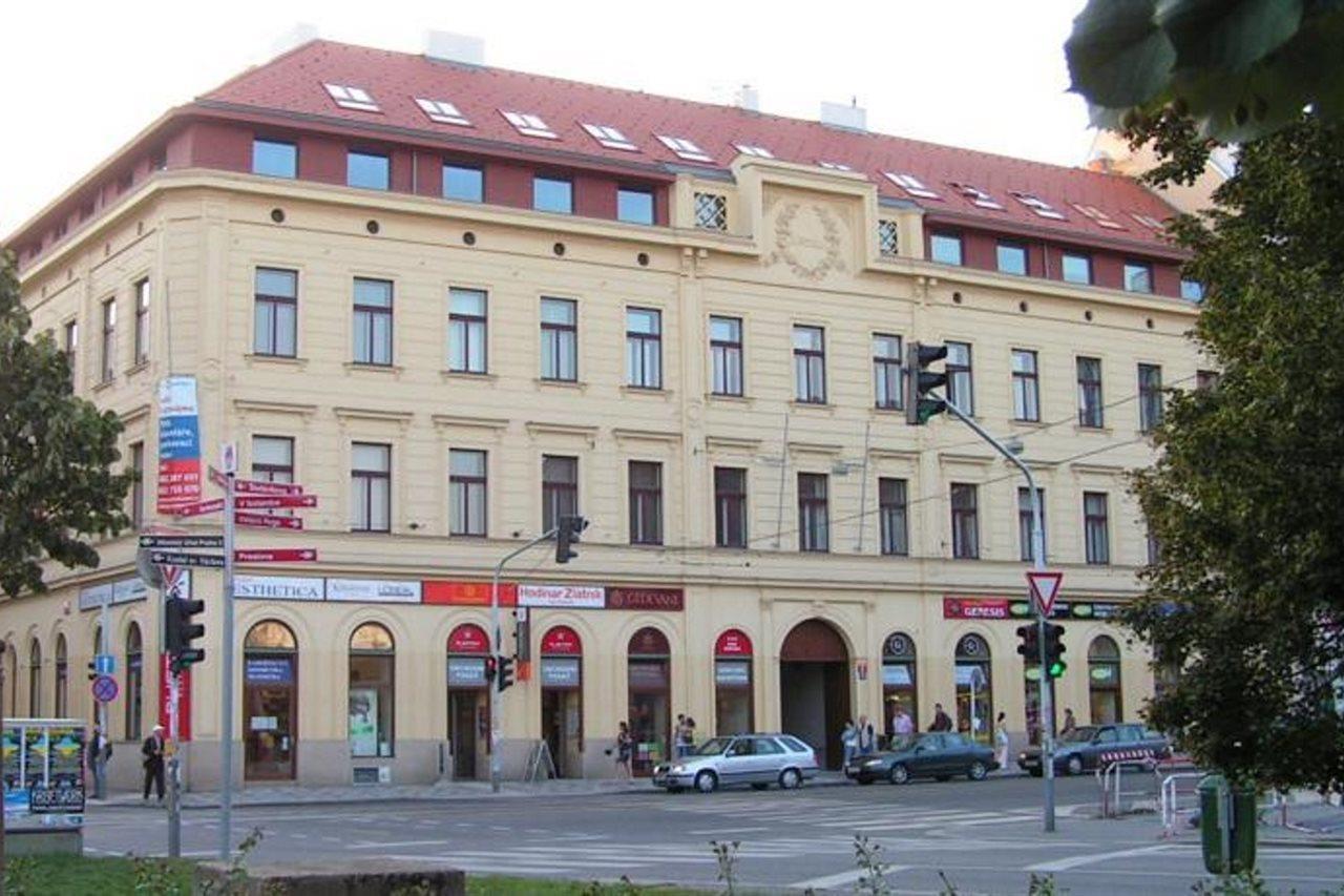 Aparthotel Austria Suites Prag Exteriör bild