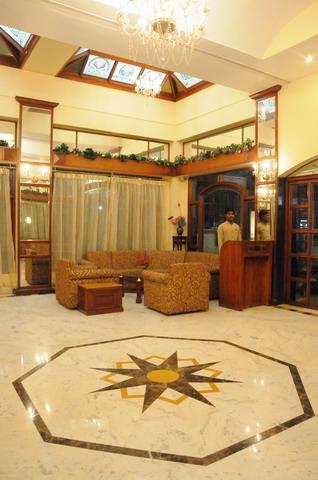 Sovereign Hotel Bangalore Exteriör bild