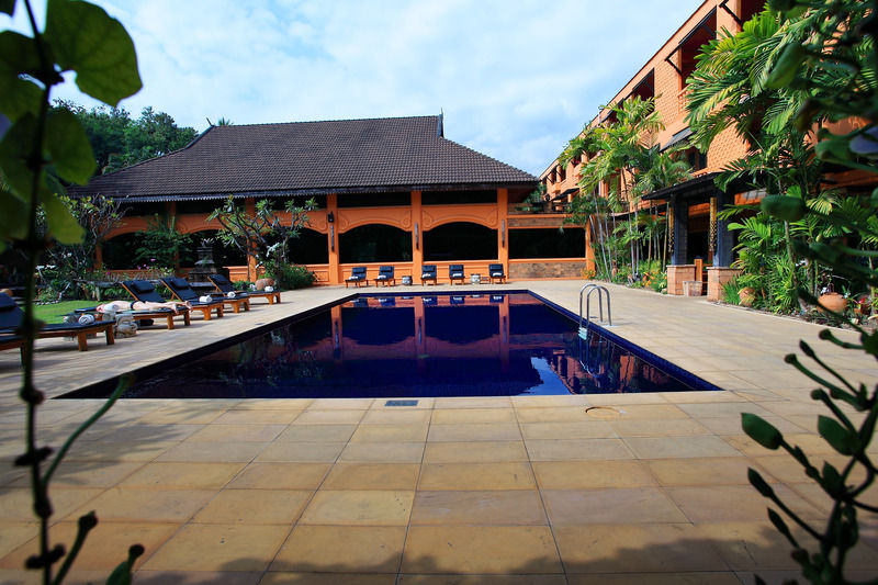 Holiday Garden Hotel & Resort Sha Extra Plus Chiang Mai Exteriör bild
