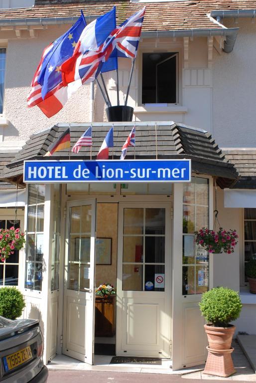 Hotel De Lion Sur Mer Exteriör bild