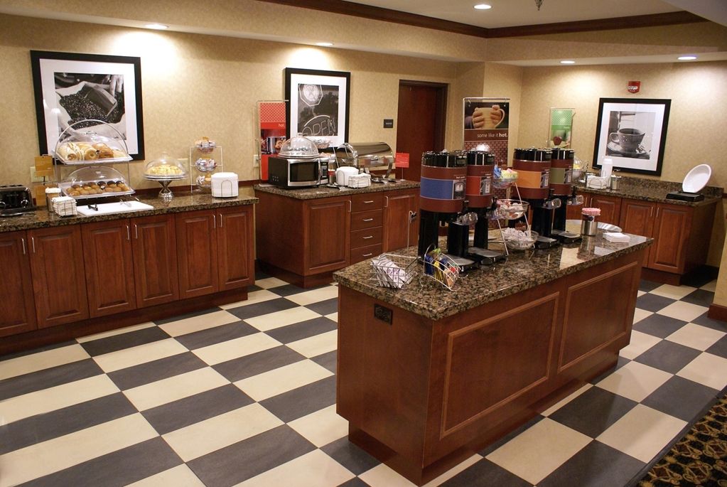 Hampton Inn & Suites Toledo-Perrysburg Rossford Restaurang bild