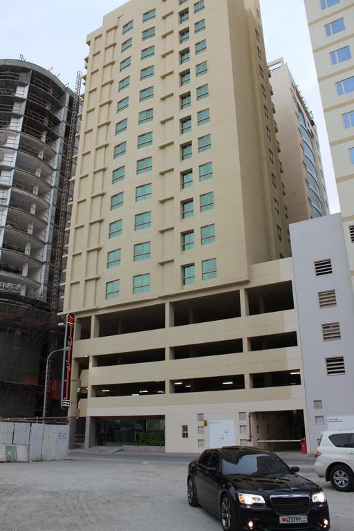 Marina Tower Hotell Manama Exteriör bild