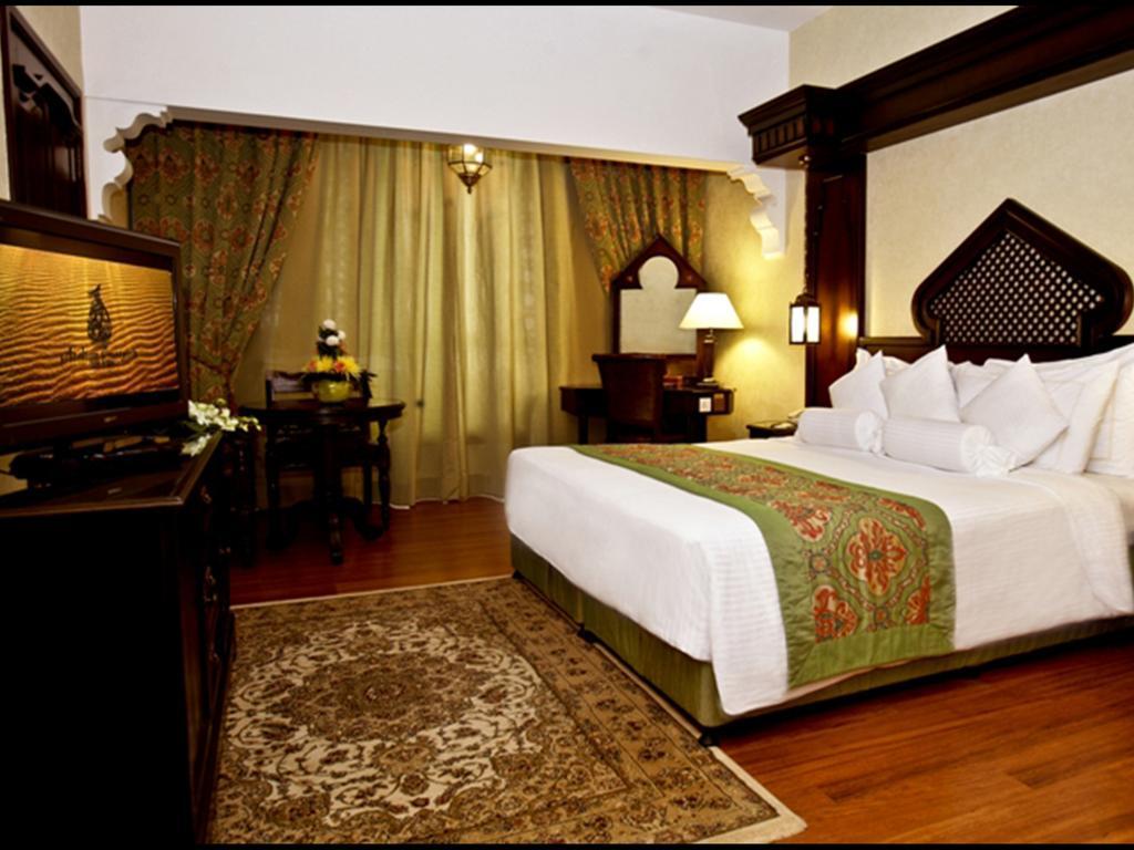 Arabian Courtyard Hotel & Spa Dubai Rum bild