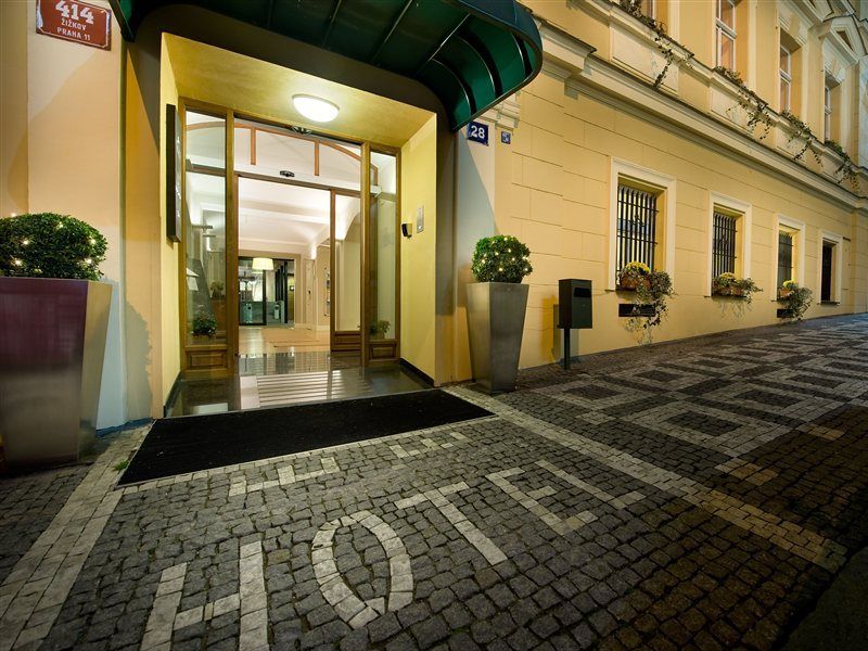 Three Crowns Hotel Prag Exteriör bild