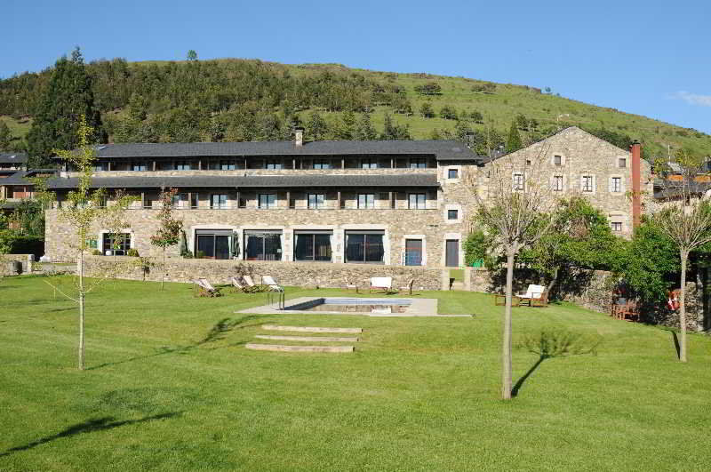 Hotel Bernat De So Llivia Exteriör bild