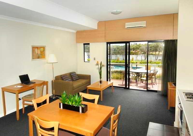 Assured Ascot Quays Apartment Hotel Perth Exteriör bild