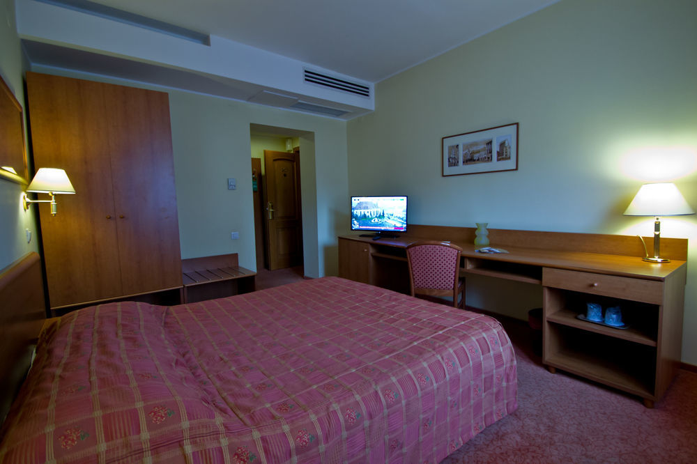 Hotel Braşov Exteriör bild