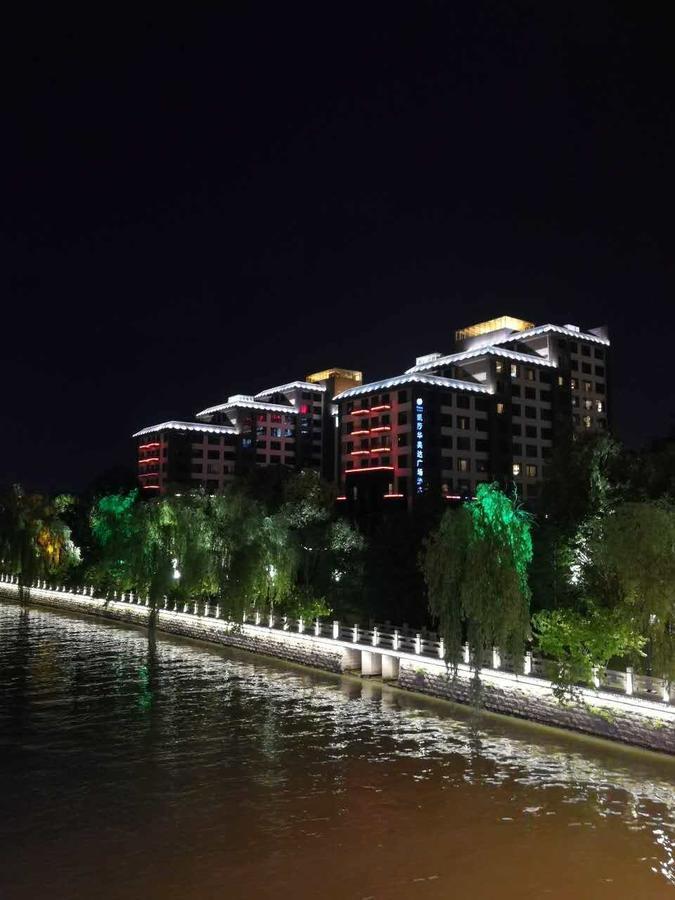 Ramada Casa Hotel Yangzhou Exteriör bild