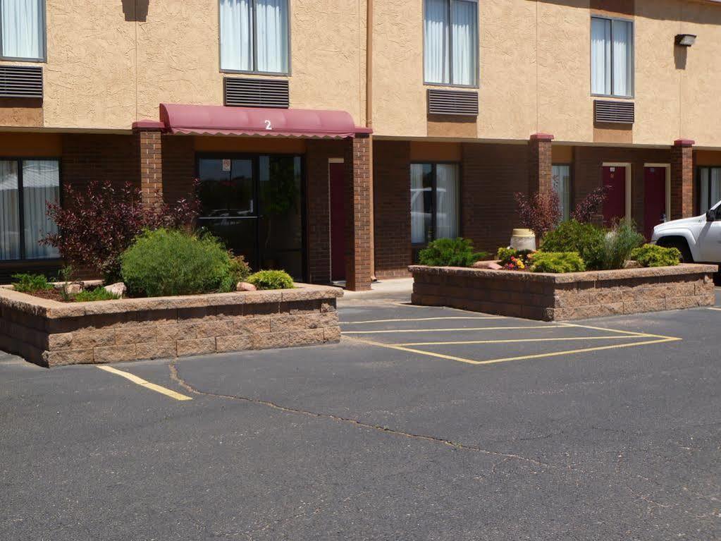 Americas Best Value Inn & Suites Ft Collins E At I-25 Fort Collins Exteriör bild