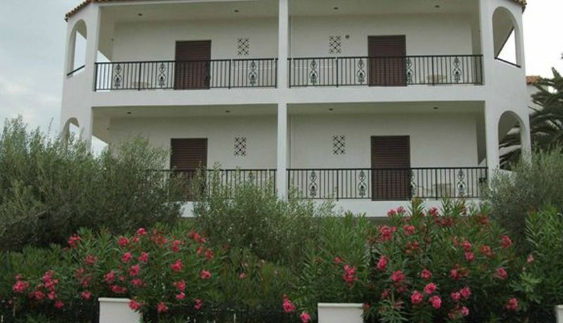 Bruskos Hotel Agios Georgios  Exteriör bild