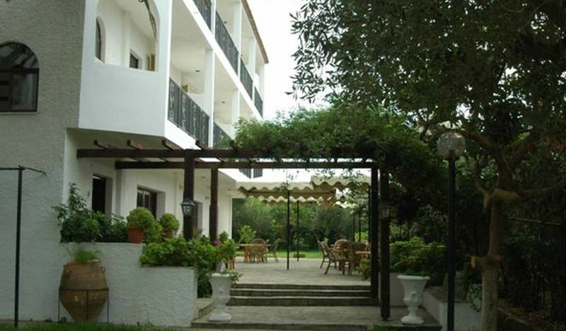 Bruskos Hotel Agios Georgios  Exteriör bild