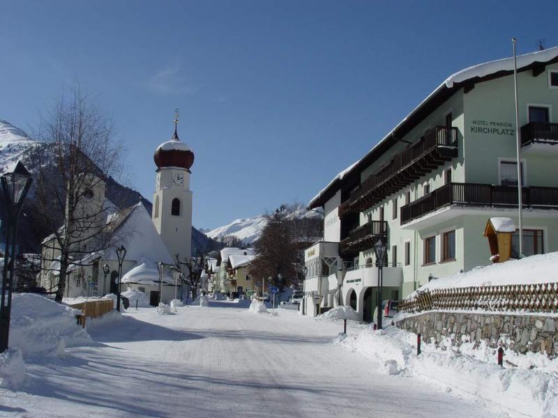 Hotel Pension Kirchplatz Sankt Anton am Arlberg Exteriör bild