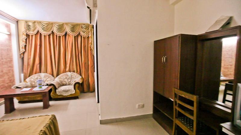 Hotel Mandakini Saket Regency Lucknow Exteriör bild