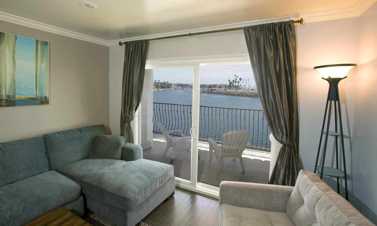 Oceanside Marina Suites - A Waterfront Hotel Exteriör bild