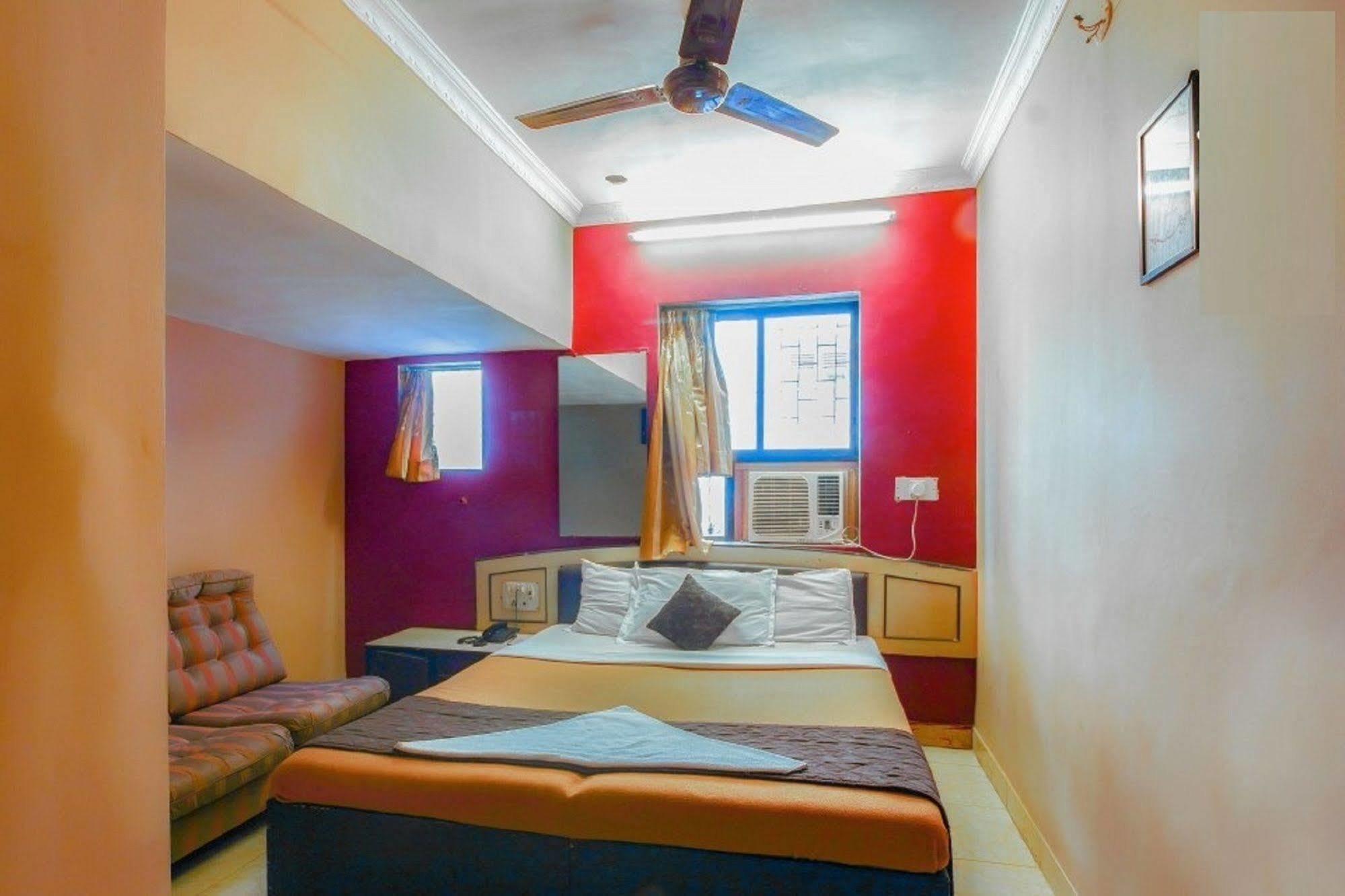 Red Palm Residency Hotell Mumbai Exteriör bild