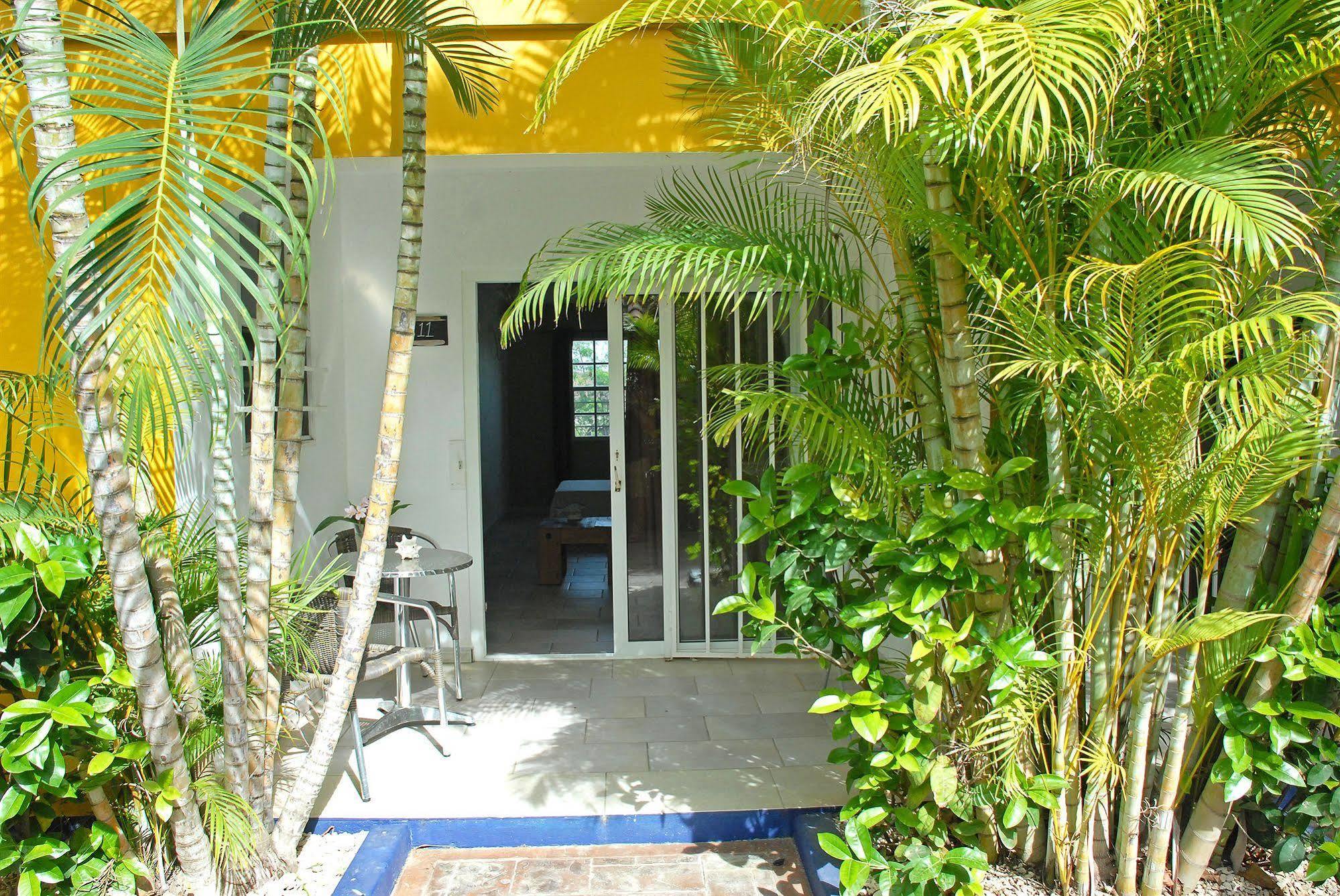 Yacht Club Apartments Bonaire Exteriör bild
