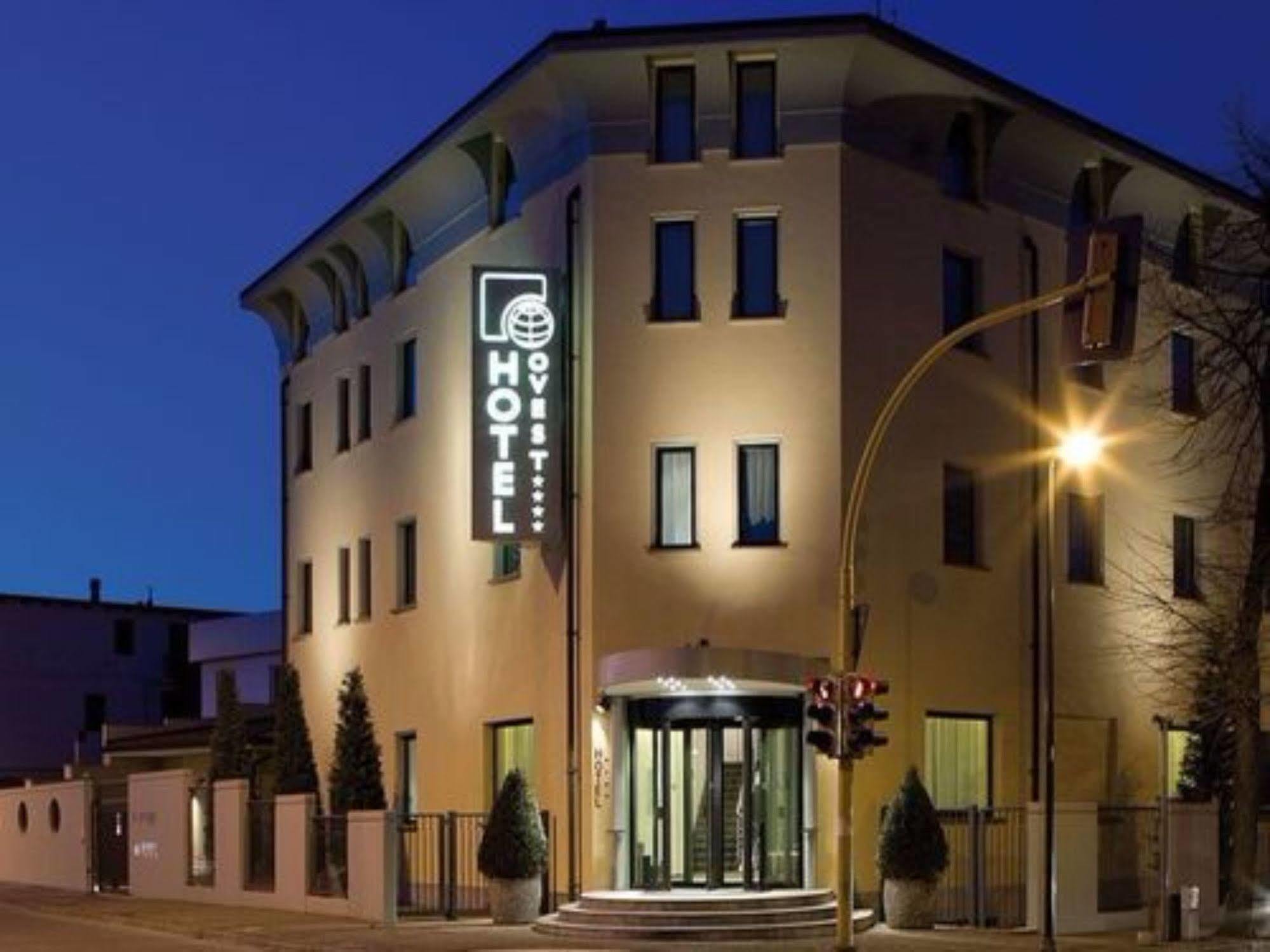 Hotel Ovest Piacenza Exteriör bild