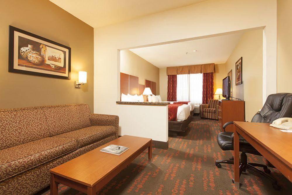 Holiday Inn Express & Suites - Santa Fe, An Ihg Hotel Exteriör bild