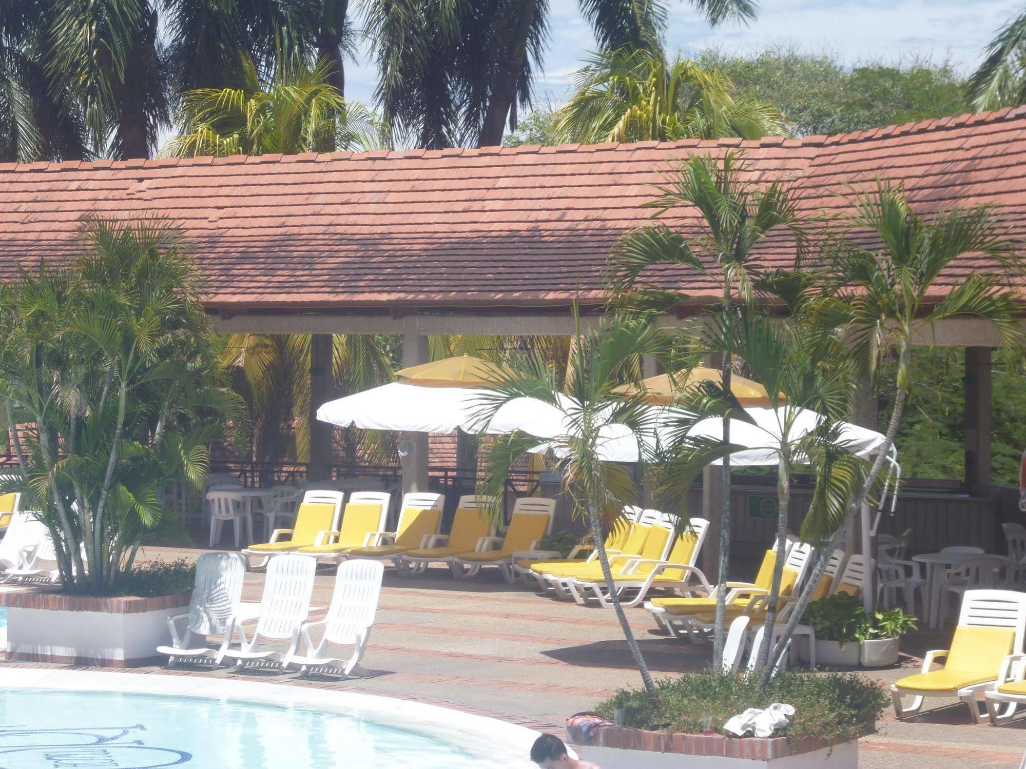 On Vacation Girardot Resort Exteriör bild